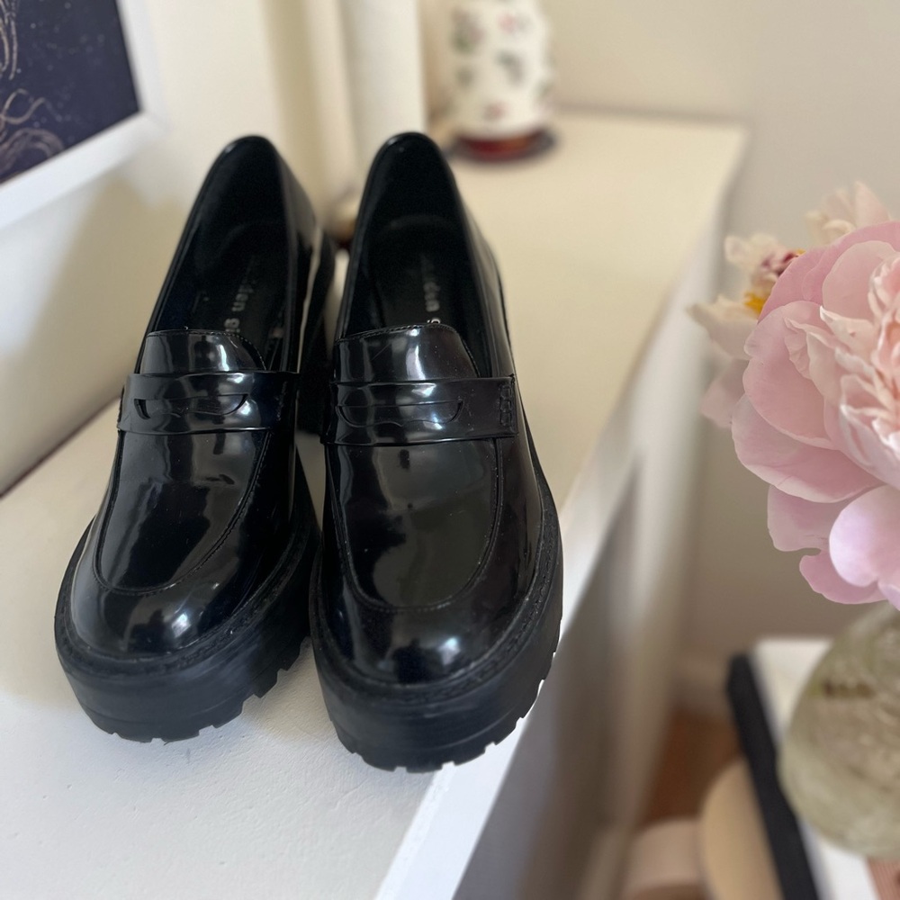 Classic Black Women's Heel Loafers